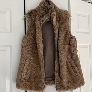 Pull & Bear Zippered Faux Fur Vest / Brown Medium